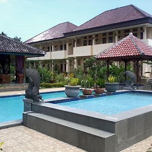 Taman Teratai Hotel